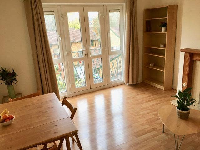 Bright Spacious 3 Bed Flat in Hackney Main Photo