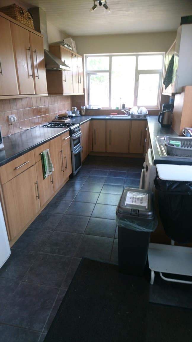 Large Double Room Main Photo