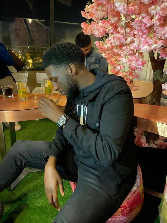 29 year old professional looking for a double room Main Photo