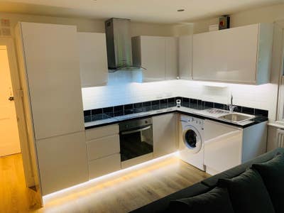 Modern One Bedroom Flat Available Main Photo