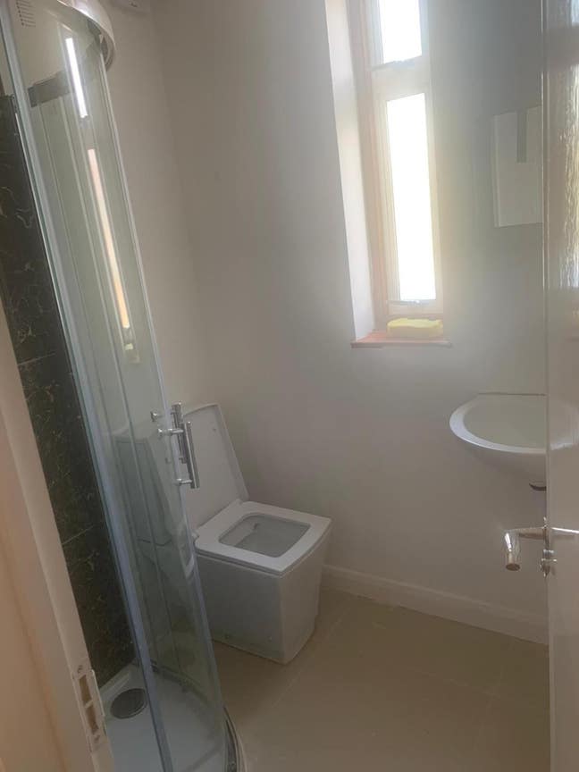 1 rooms for rent in a newly refurbished Masonite  Main Photo