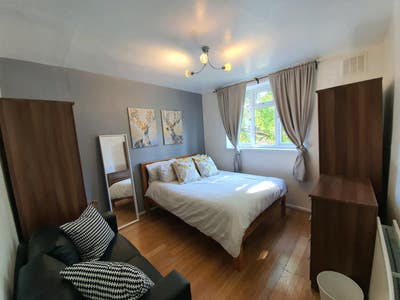 Double Rooms Available, Putney(All Bills Included) Main Photo