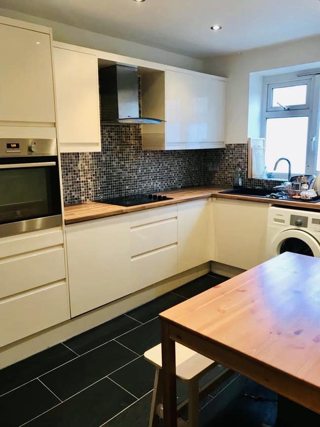 Double bedroom with Southwark Park view Main Photo