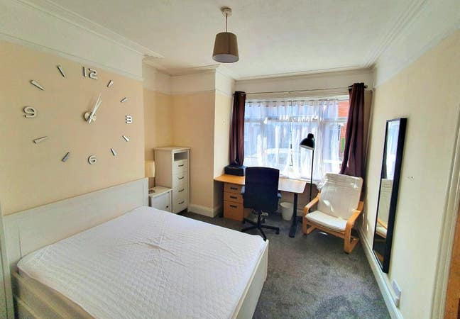 Big Double Room Southampton Centre -SO15 Main Photo