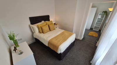 Yardley Rd | Large En-Suite Rooms Main Photo