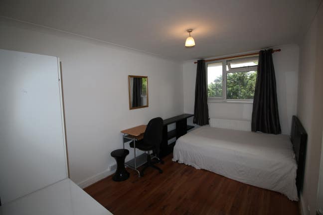 Big double room available in Hammersmith  Main Photo