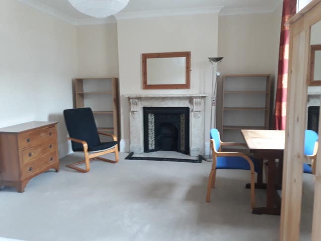 Large Double City Centre Room Main Photo