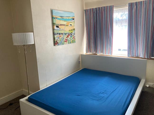 Double Bedroom  Main Photo