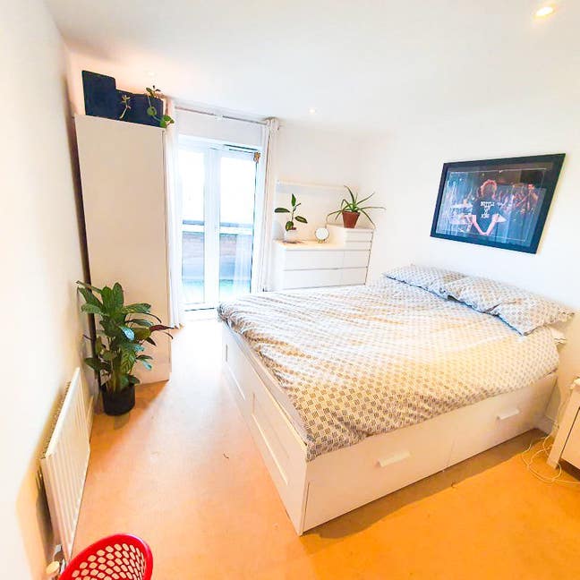 Large Double Room, En-suite & Balcony - Bills inc. Main Photo