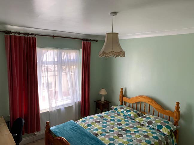 Oakwood (N14) - Double room available Main Photo