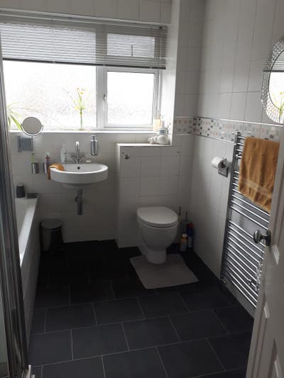 Lovely room for let to professional person Main Photo