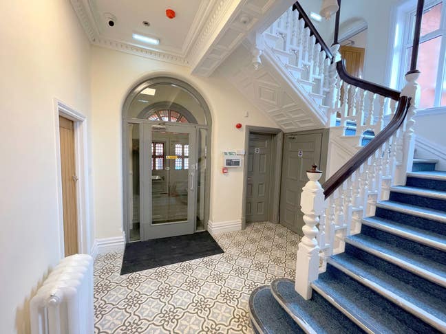 Newly redecorated ground floor Studio Flat Main Photo