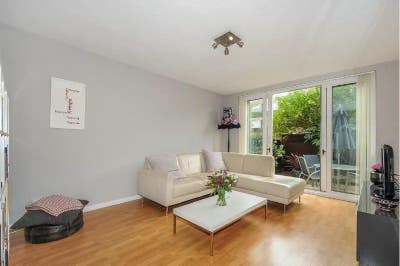 1 bedroom house-share  &pound;900/pcm inc. some bills Main Photo