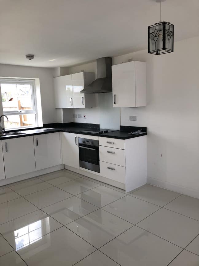 Detached 4 bedroom house  Main Photo