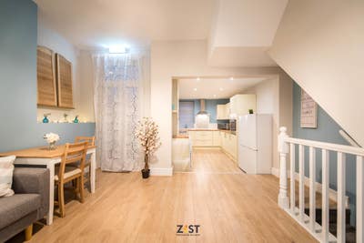 Double Bedroom in Salford 🚿  Main Photo