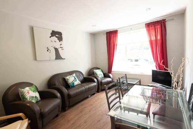Solihull Luxury House Share for Professionals Main Photo