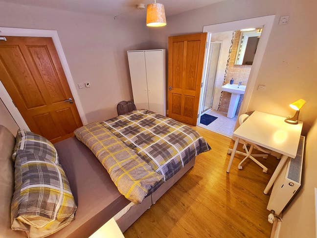 ** Elite Ensuite Doubles off Donegall Road ** Main Photo