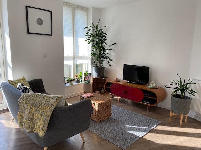 Spacious En Suite Double Bedroom Main Photo