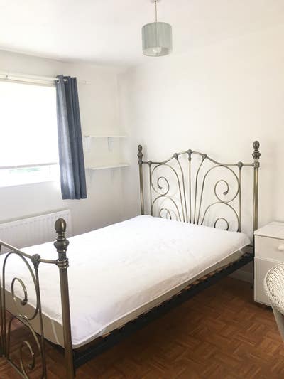 Lovely Spacious Double Room available 1 August  Main Photo
