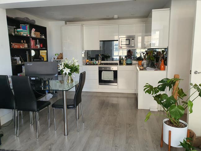 Sunny double room in Parsons Green with bathroom Main Photo