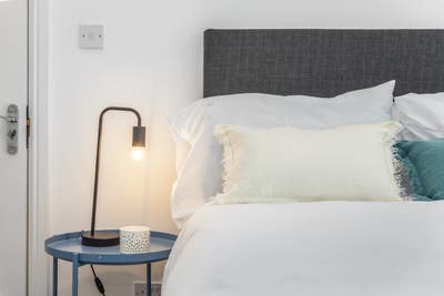 Stylish Private Rooms Available in Welcoming Home Main Photo