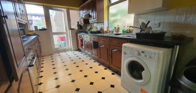 Huge double Room - 1 stop to Paddington   Main Photo
