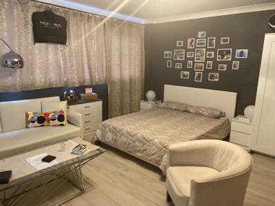 Enormous room in newly refurbished maisonette Main Photo