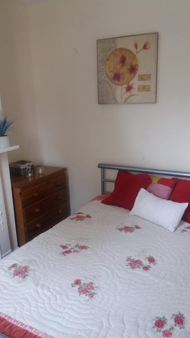 Super Central Location -  Double Bedroom  Main Photo