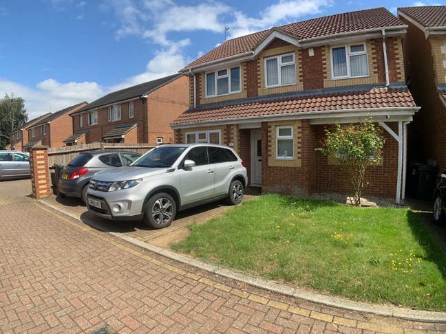 Stopsley/Wigmore - RoomsbySue Main Photo