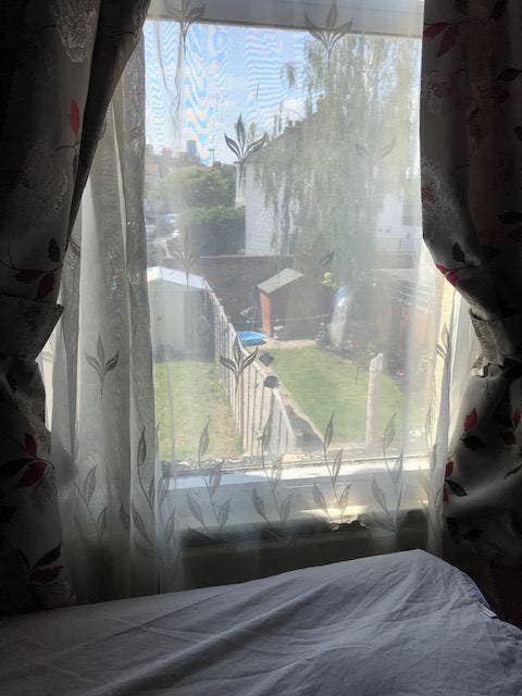 Friendly. House Share with Working Female Main Photo