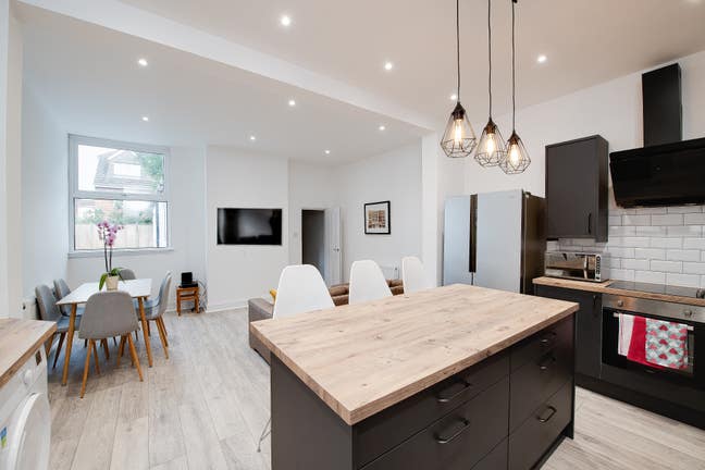  1 x double room with 🌟 En suite 🌟 Main Photo
