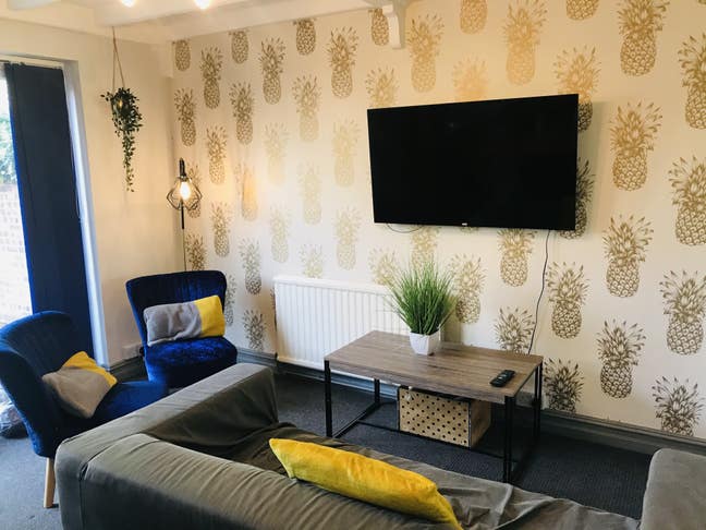 *Amazing House share - GU28AG* Main Photo