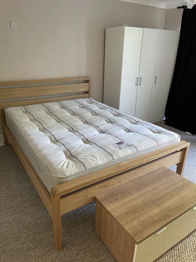 Ensuite Double room close to MK Hospital and City Main Photo