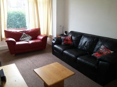 Fantastic House Share on Stanmore Street Main Photo