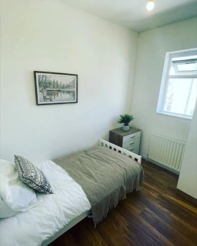 Room in a Shared House (Burrage Place) Main Photo