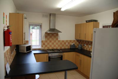 3 Rooms for Students Available 1st August Main Photo