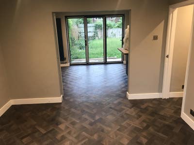 Double room in recently renovated home Main Photo