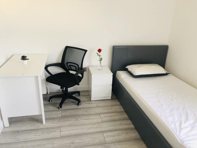 Single room in Isleworth Main Photo
