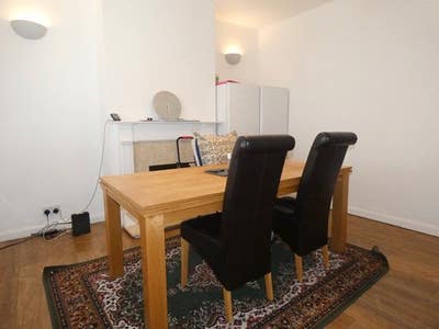 Beautiful room available Main Photo