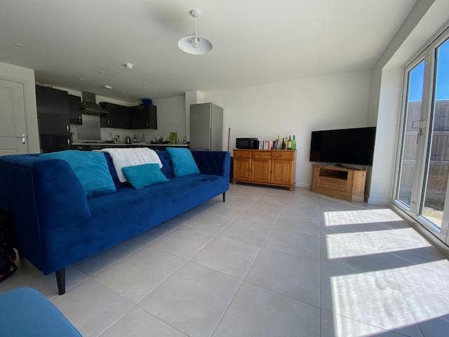 Cosy double room in spacious modern house Main Photo