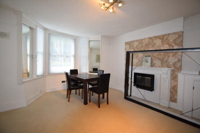 One bed lower ground garden flat in Balham SW12 Main Photo