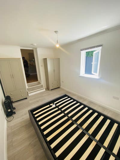 All bills inc. 1 bed ground floor flat w/terrace  Main Photo