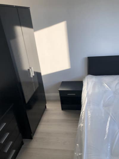 Fully furnished bedroom for rent in Stratford Main Photo