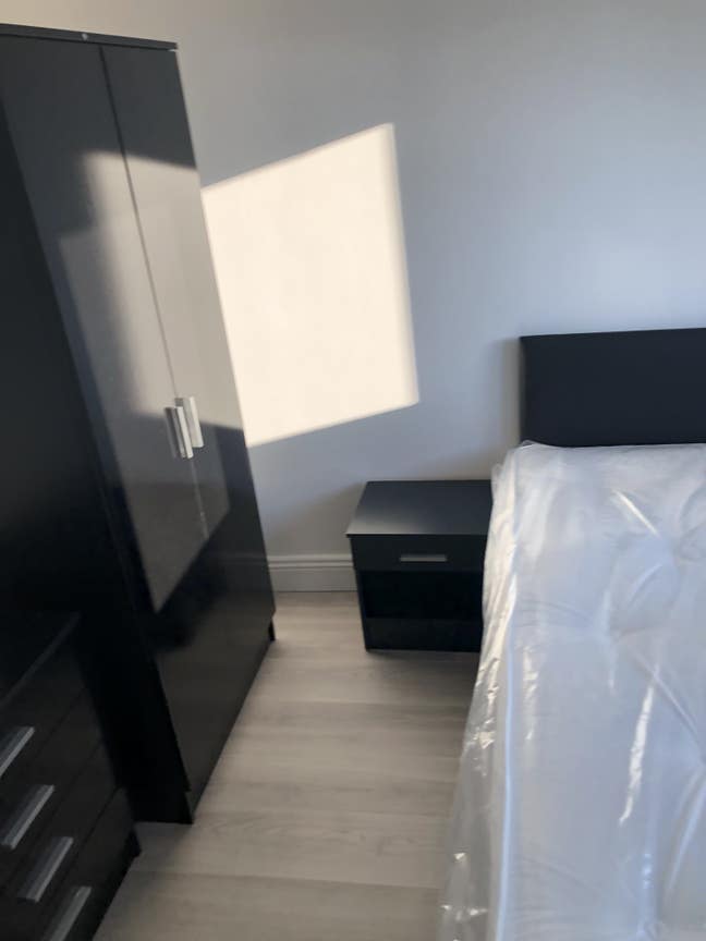 Fully furnished bedroom for rent in Stratford Main Photo