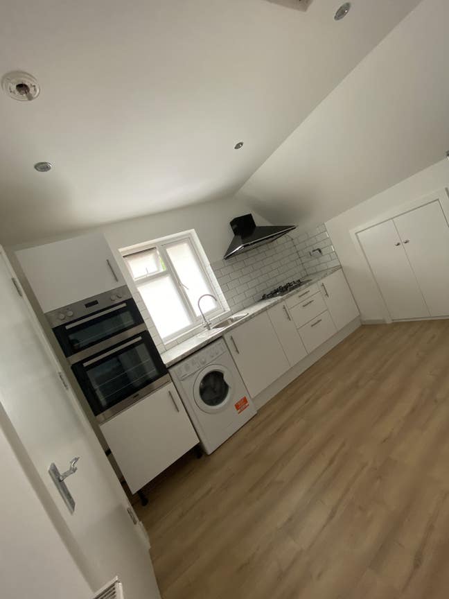 Double room for female. Edmonton N9 Main Photo