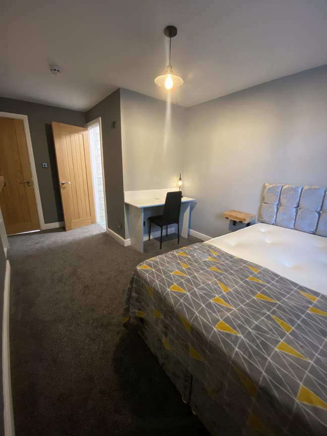 Stunning room, Princes Avenue Main Photo