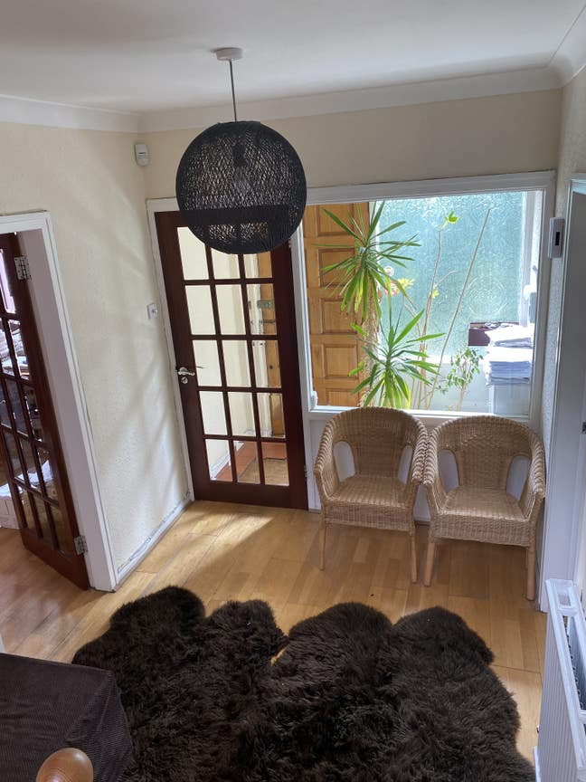 Single room £600 per month bills included Main Photo