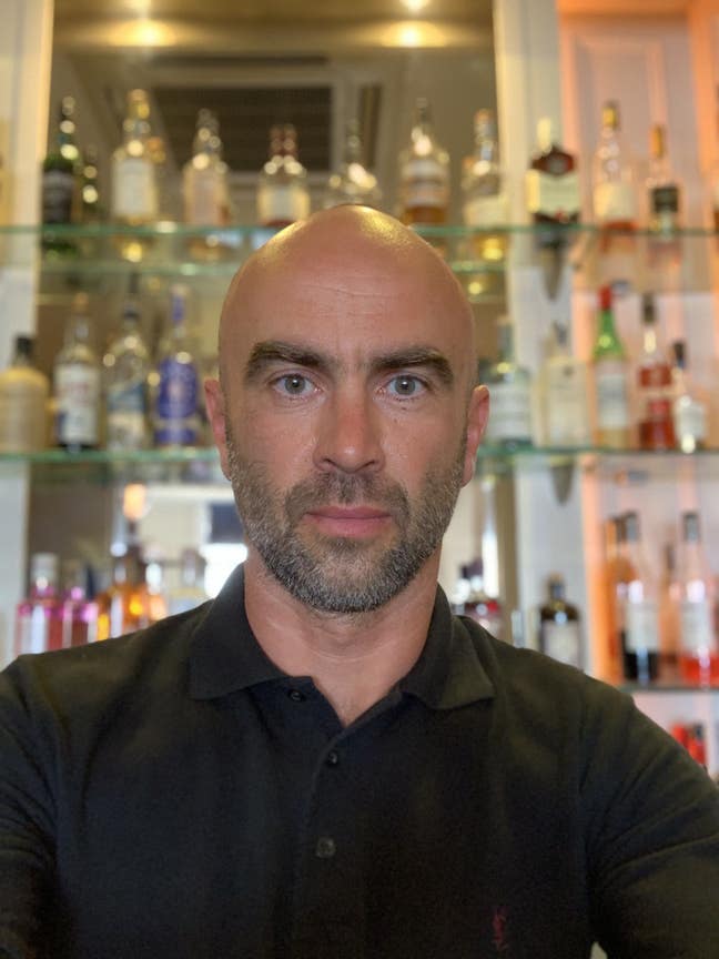 Professional Male seeks a double room Main Photo