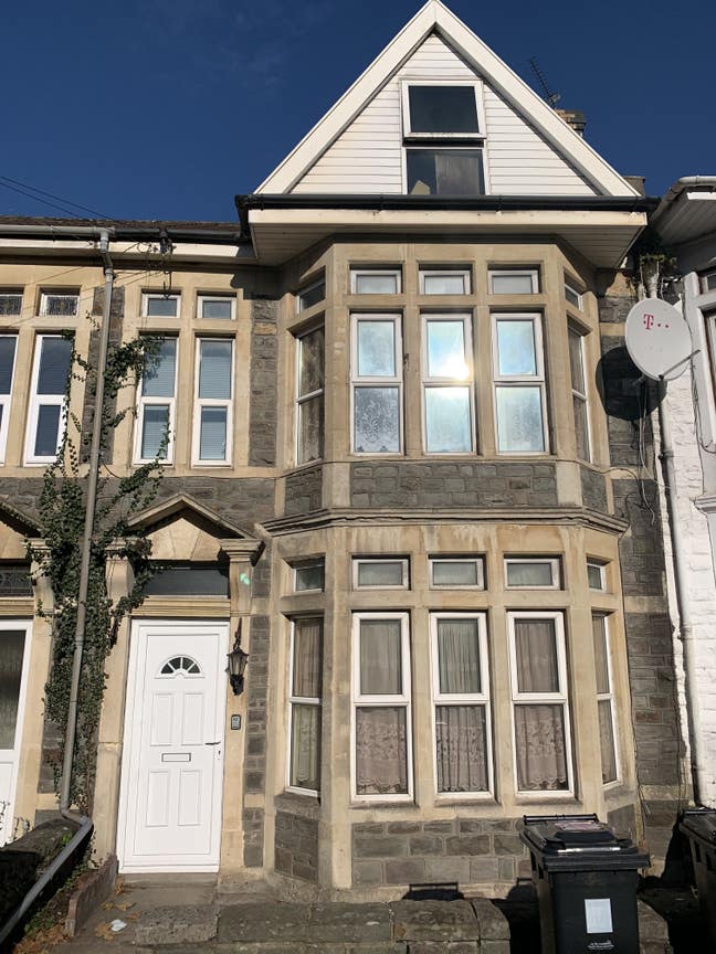 **Large Double Rooms to Let in Student House ** Main Photo