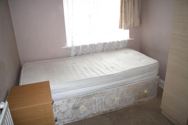 Single room in Kenton Main Photo